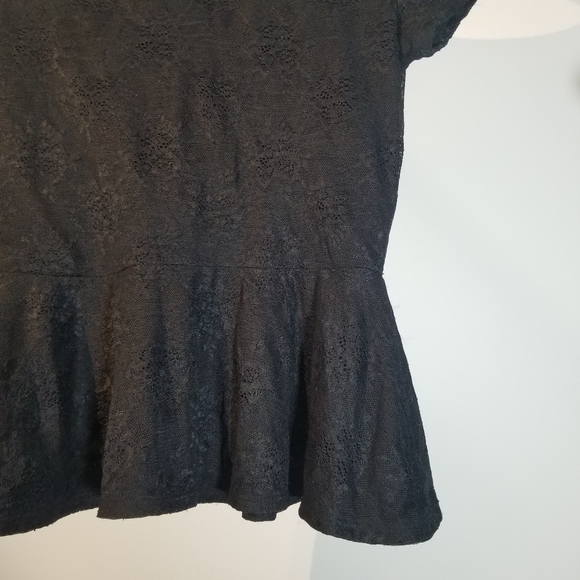 Top Peplum Blouse | All-black | Cap Sle… - Picture 5 of 15